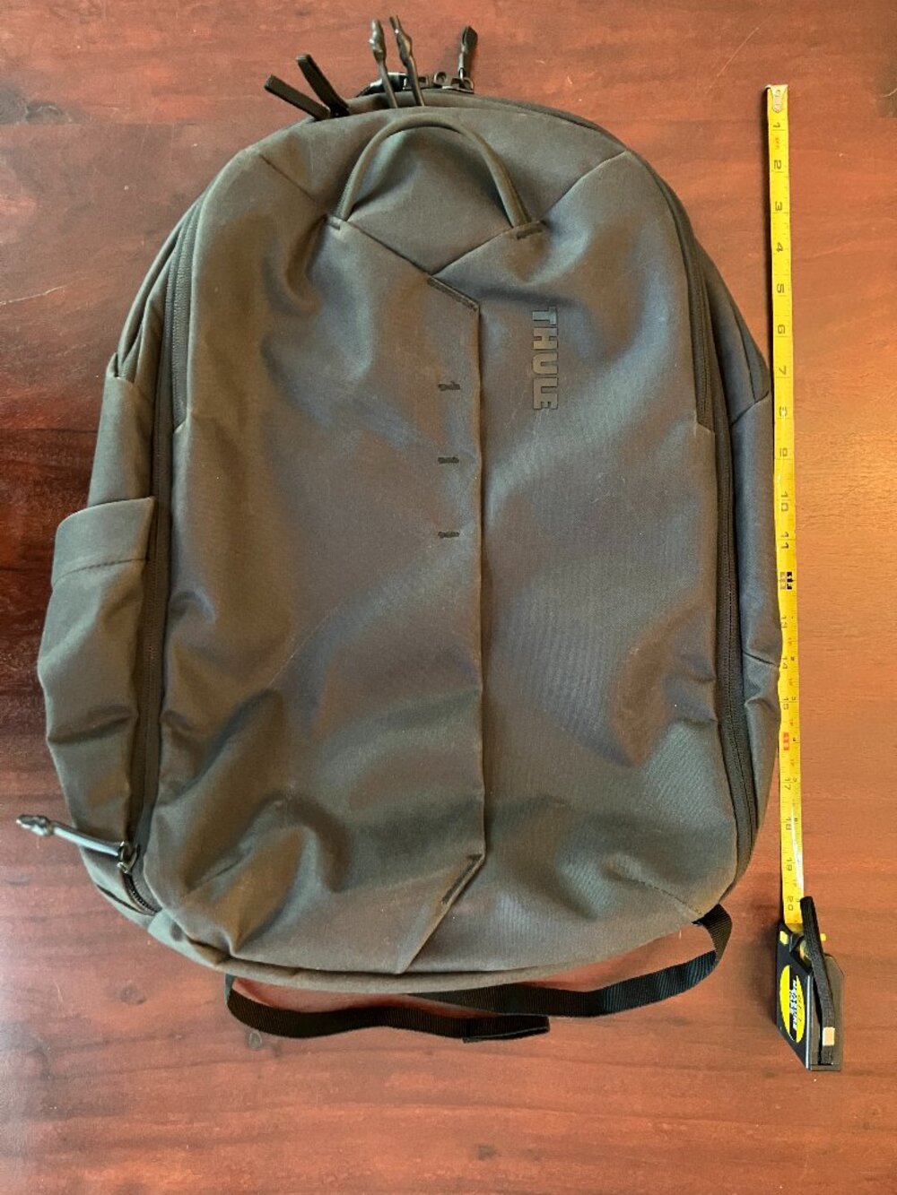 Thule Aion 28L Black Onebagger EDC travel bag backpack expands to 32L